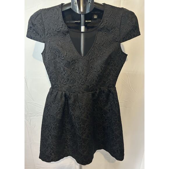 MM Couture | Black Dress, size S, Cap Sleeves. Embossed Design. Classy Evening - Picture 1 of 13